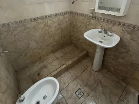 Ideal inversor: casa + dpto 2 amb con terraza independiente