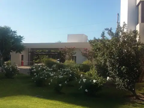 Departamento en Alquiler con 1 cocheras