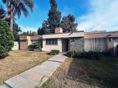 Casa en Monte Grande de 7 ambientes