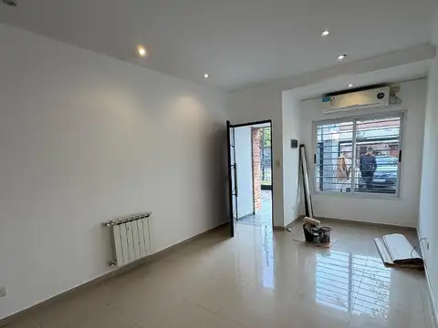 Depto Tipo Casa 3 ambientes con 2 baños