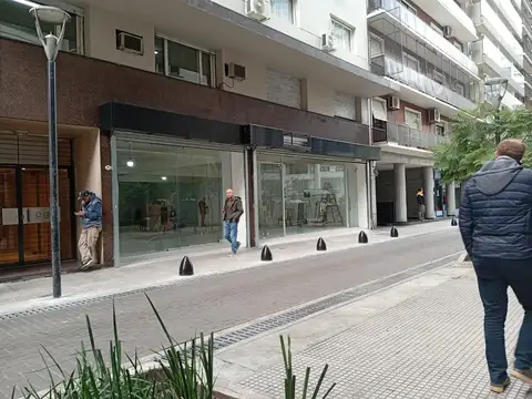 Esmeralda 900