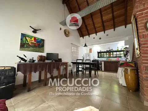 Casa 3 ambientes con 1 baño