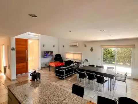 Casa en Alquiler en San Sebastian, USD 1.900