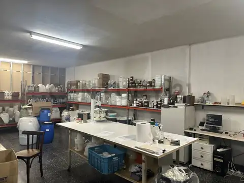 Gran LOCAL de 609 m2 frente Plaza Rafael Nuñez