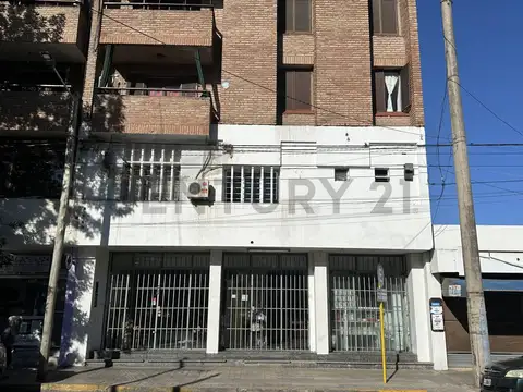 Gran LOCAL de 609 m2 frente Plaza Rafael Nuñez