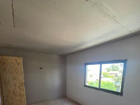 Depto Tipo Casa en Venta en Bernardino Rivadavia, USD 60.000