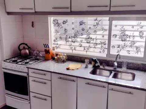 HERMOSO 3 AMB COCHERA TERRAZA QUINCHO