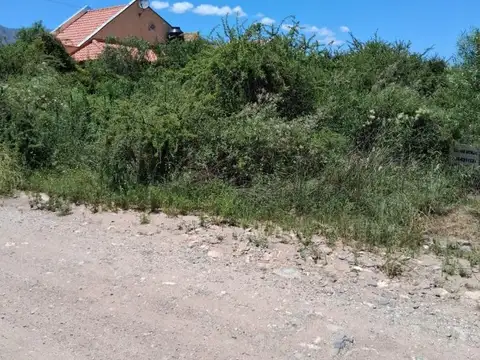 Lote 533 m² con escritura, doble frente, Barranca Colorada