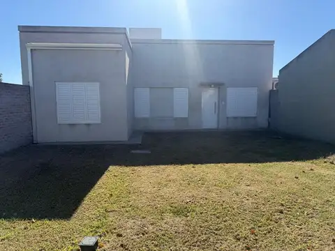 VENTA CASA 2 DORMITORIOS EN HUMBOLDT 