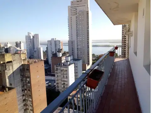 Excelente departamento  2 dormitorios Vista parcial Rio en c