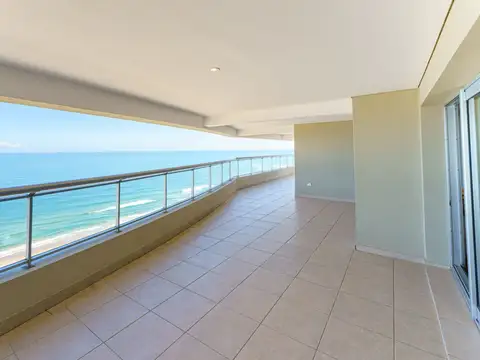 Departamento 5 ambientes con 4 baños