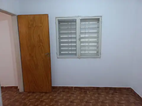 Casa en Alquiler con 2 cocheras