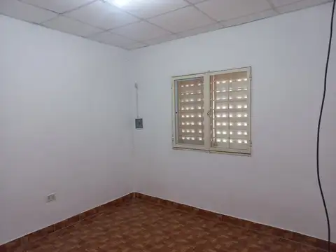 Casa 5 ambientes con 1 baño