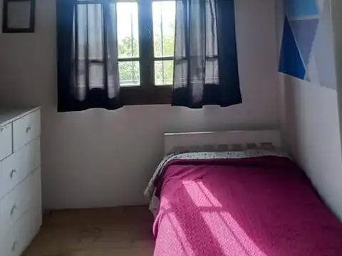 Casa 6 ambientes con 2 baños