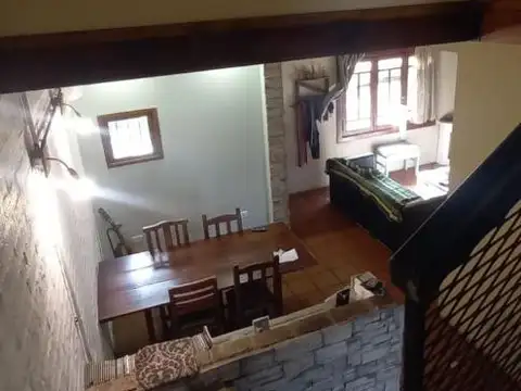 Casa en Alquiler con 10 cocheras