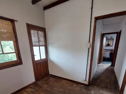 Casa 6 ambientes con 2 baños