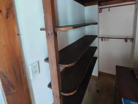 Casa en Alquiler con 10 cocheras