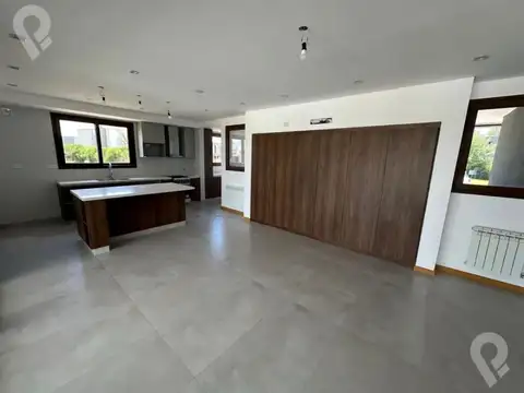 Casa en Venta en Countries y Barrios Cerrados en Ezeiza, USD 620.000
