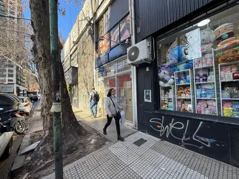 Local - Belgrano Blanco Encalada y Cabildo 3 x 8 metros con entrepiso