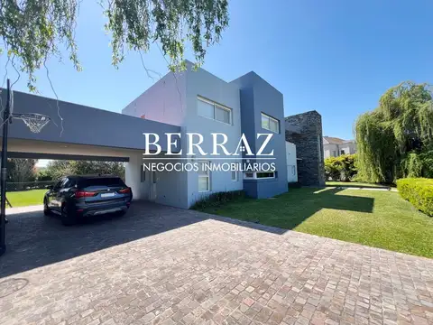  Casa Alquiler 5 Dormitorios Barrio Los Robles Lote de 2000 m2 Haras Santa María , Escobar