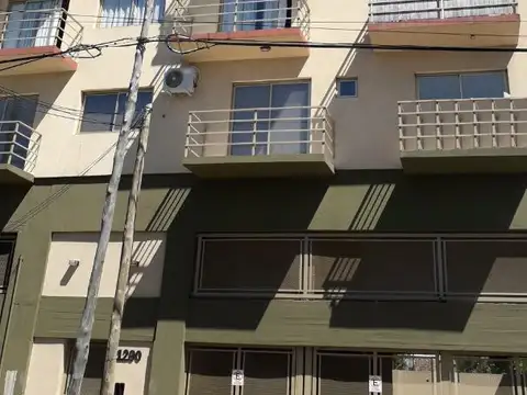 2 AMBIENTES AMPLIO, CON PATIO TERRAZA.