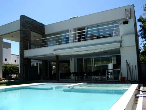 CASA EN VENTA EN B° PRIVADO PUEYRREDÓN, MENDOZA