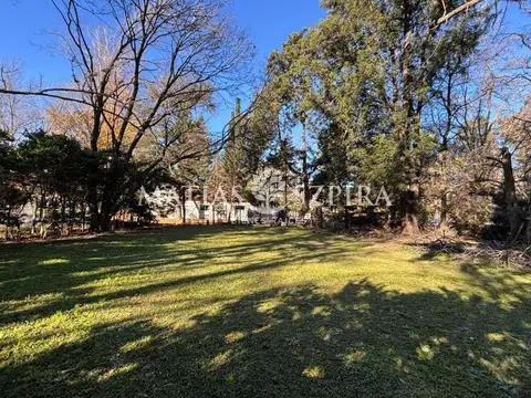 Lote . | Reverendo Padre Fahy 2300