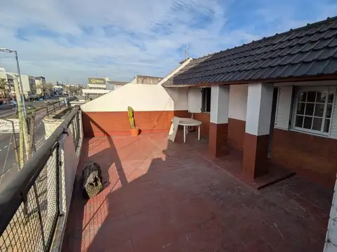 Depto Tipo Casa 2 ambientes con 1 baño