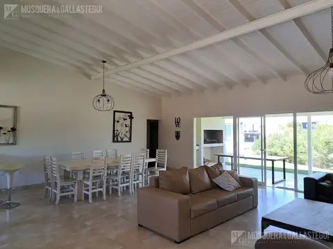 Casa en Alquiler Temporal en Costa Esmeralda, USD 3.500