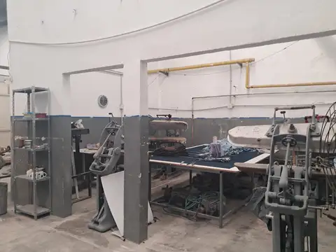 GALPON   Azul entre Remedios y Tandil ,  LOTE PROPIO 8.66 X 43.80