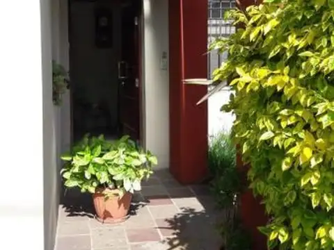 CASA 4 AMBIENTES CON COCHERA SAN JUSTO ESCUCHA OFERTA