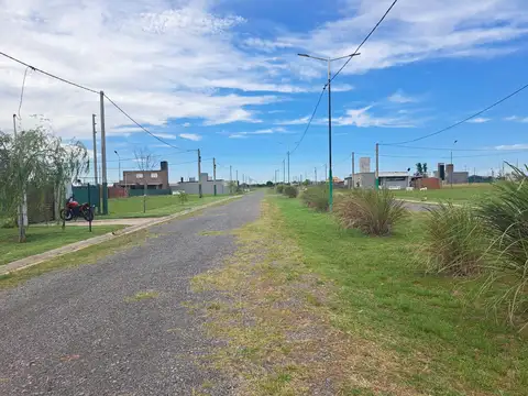VENTA - Terreno de 300m2 - Barrio La Toscana, Piñero.