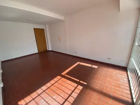 Oficina en Alquiler en Quilmes, $ 270.000