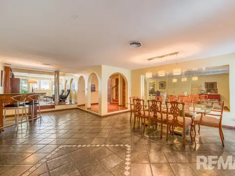 IMPECABLE CASA 6 AMB B° RIVER +JARDIN + PILETA