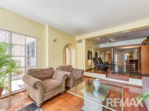 IMPECABLE CASA 6 AMB B° RIVER +JARDIN + PILETA