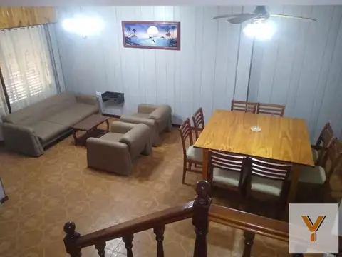 Casa 5 ambientes con 2 baños