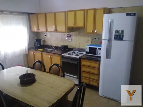 Casa en alquiler temporario - 4 Dormitorios 2 Baños - Mar del Plata