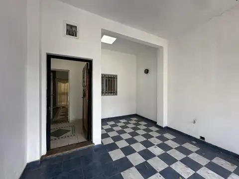 Depto Tipo Casa en Alquiler en Valentin Alsina, $ 750.000