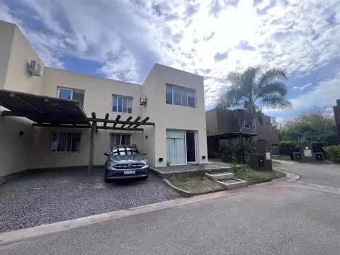 VENTA CASA 4 AMBIENTES EN CALIFORNIA VILLAGE