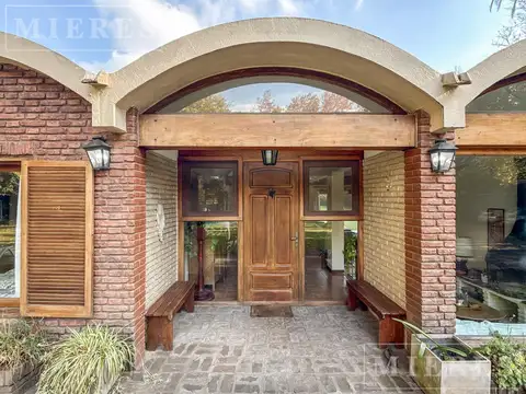 Casa en Venta con 1 cochera