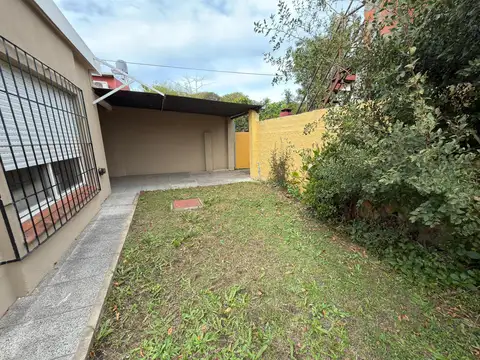 Depto Tipo Casa en Alquiler de 2 dormitorios