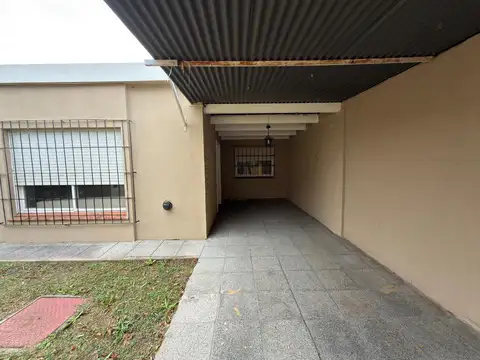 Depto Tipo Casa en Alquiler de 3 ambientes