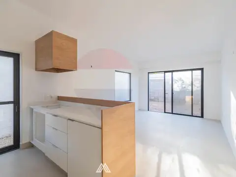 VENTA Casa Solymar 2 dormitorios Cochera ESTRENAR