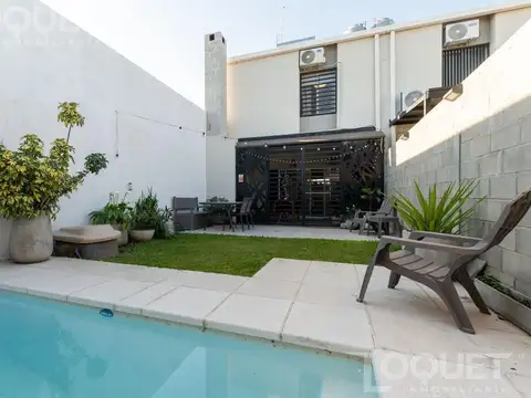 Casa en Venta con 2 cocheras