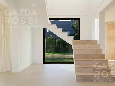 Casa 6 ambientes con 4 baños