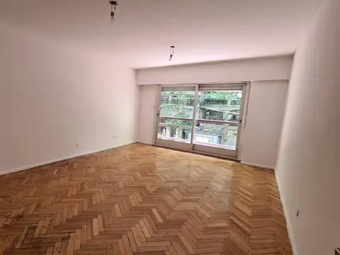 Av. Las Heras 1900, Piso 1