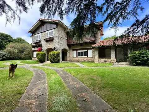 Excelente Chalet en Los Troncos