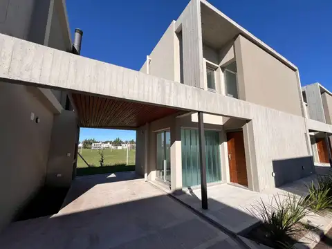 VENTA - DUPLEX 2 DORM EN COMPLEJO CERRADO A ESTRENAR- CALLE 139 y 505 -  DON CARLOS - LA PLATA