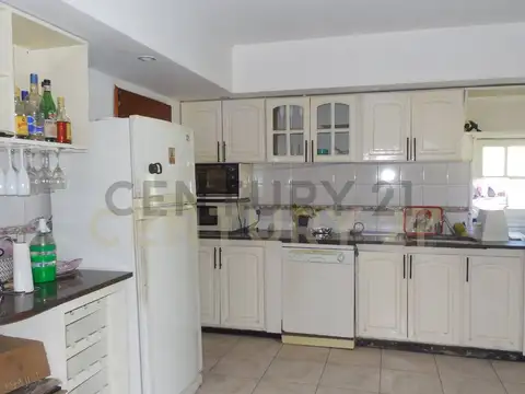 Casa reciclada a nueva en Ringuelet - APTO BANCO