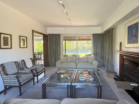 Casa 6 ambientes con 3 baños